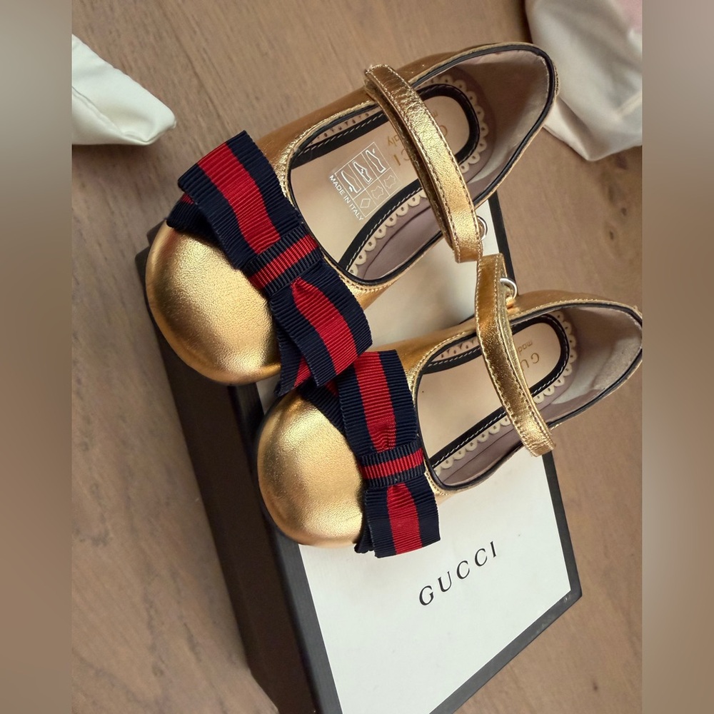 Gucci baby shoes 👠